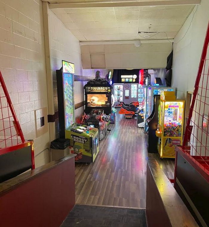 Dondee Lanes - From Web Listing (newer photo)